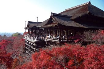 1024px-Kiyomizu-dera_in_Kyoto-r